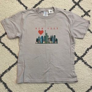 NYC Skyline Distressed Style T-shirt I Love NY T-shirt. Youth small